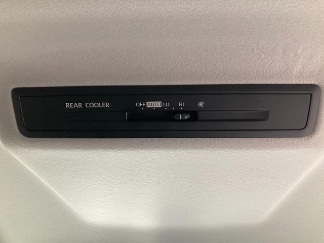 ノア ハイブリッドＸ　雹害　両Ｐスラ　レーダークルーズコントロール　７人乗り　ロードサインアシスト　ＬＥＤヘッドライト　スマートキー　セーフティセンス　オートエアコン　アイドリングストップ（16枚目）