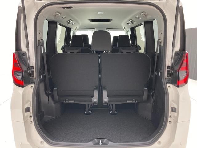 ノア ハイブリッドＸ　雹害　両Ｐスラ　レーダークルーズコントロール　７人乗り　ロードサインアシスト　ＬＥＤヘッドライト　スマートキー　セーフティセンス　オートエアコン　アイドリングストップ（20枚目）