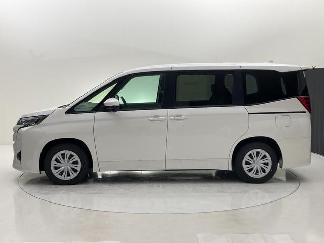 ノア ハイブリッドＸ　雹害　両Ｐスラ　レーダークルーズコントロール　７人乗り　ロードサインアシスト　ＬＥＤヘッドライト　スマートキー　セーフティセンス　オートエアコン　アイドリングストップ（26枚目）