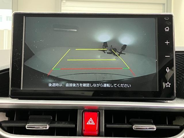 ������̃o�b�N�J�����͉�ʂɃ��C�����\������Ă���܂��̂ŁA�o�b�N���̃N���}�̐i�s�����̖ڈ��ɂȂ�܂��B��荂�����x���ŎԌɓ�����T�|�[�g����A�֗��ȋ@�\