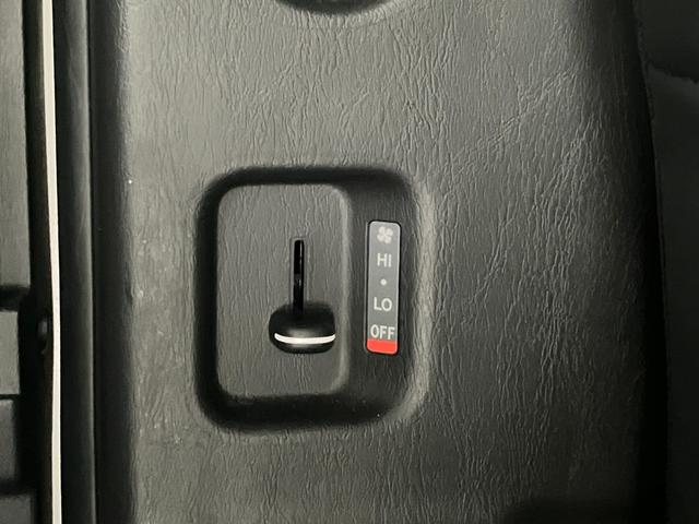 ハイエースバン スーパーＧＬ　ダークプライムＩＩ　純正ナビ　全方位カメラ　Ａｃ１００Ｖ電源　電動格納ミラー　ターボ車　積載量１０００ｋｇ　ＬＥＤヘッドライト　セーフティセンス　ＣＤ再生　オートエアコン　スマートキー　ＥＴＣ　ブルートゥース接続（29枚目）