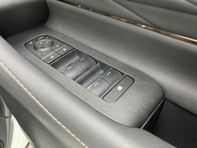 アルファードハイブリッド Ｚ　１４インチディスプレイオーディオ　フルセグＴＶ　全方位カメラ　ＢＳＭ　ムーンルーフ　シートヒーター／ベンチレーション　ステアリングヒーター　デジタルインナーミラー　シートオットマン　７人乗り（33枚目）