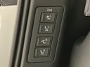 トランク側から2列目シートの調整ができる操作スイッチがついています。