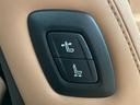 運転席側から助手席シートの調整が可能です。