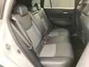 後部座席のスペースもしっかり確保しております。大人の方が乗るにも十分で、チャイルドシートをつけてもお子様の乗り降りもラクラクです。長時間ドライブも疲れにくそうですね。