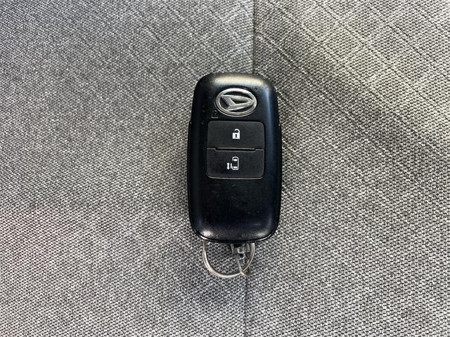 タント 　ＥＴＣ　バックカメラ　両側スライド・片側電動　ナビ　クリアランスソナー　衝突被害軽減システム　スマートキー　アイドリングストップ　電動格納ミラー　ベンチシート　ＣＶＴ　ＥＳＣ　ＵＳＢ（9枚目）