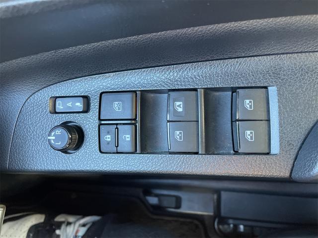 シエンタ Ｘ　ＥＴＣ　バックカメラ　ナビ　レーンアシスト　衝突被害軽減システム　両側スライド・片側電動　オートマチックハイビーム　スマートキー　アイドリングストップ　電動格納ミラー　３列シート　ウォークスルー（10枚目）