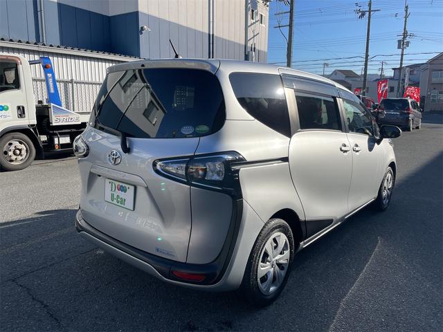 シエンタ Ｘ　ＥＴＣ　バックカメラ　ナビ　レーンアシスト　衝突被害軽減システム　両側スライド・片側電動　オートマチックハイビーム　スマートキー　アイドリングストップ　電動格納ミラー　３列シート　ウォークスルー（15枚目）