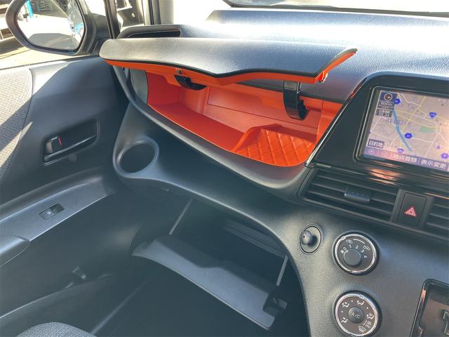 シエンタ Ｘ　ＥＴＣ　バックカメラ　ナビ　レーンアシスト　衝突被害軽減システム　両側スライド・片側電動　オートマチックハイビーム　スマートキー　アイドリングストップ　電動格納ミラー　３列シート　ウォークスルー（27枚目）