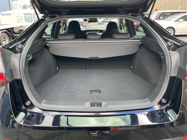 プリウス Ｓ　ＥＴＣ　レーンアシスト　オートクルーズコントロール　衝突被害軽減システム　バックカメラ　ナビ　ＴＶ　アルミホイール　オートマチックハイビーム　オートライト　ＬＥＤヘッドランプ　ＣＶＴ　スマートキー（21枚目）