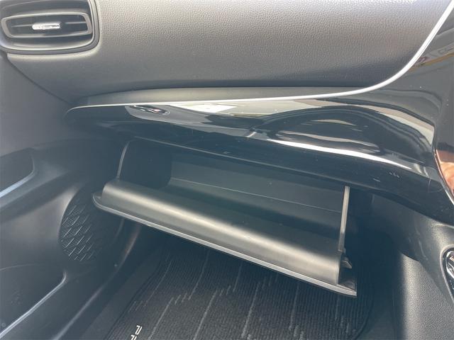 プリウス Ｓ　ＥＴＣ　レーンアシスト　オートクルーズコントロール　衝突被害軽減システム　バックカメラ　ナビ　ＴＶ　アルミホイール　オートマチックハイビーム　オートライト　ＬＥＤヘッドランプ　ＣＶＴ　スマートキー（31枚目）