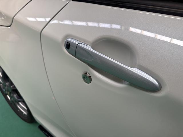 コペン ＧＲ　スポーツ　ＧＲエアロ　ＥＴＣ　バックカメラ　ＴＶ　　ＬＥＤヘッドランプ　スマートキー　シートヒーター　ＣＶＴ　盗難防止システム　ｍｏｍｏステアリング　ＥＳＣ　ＢＢＳアルミ　レカロシート（27枚目）