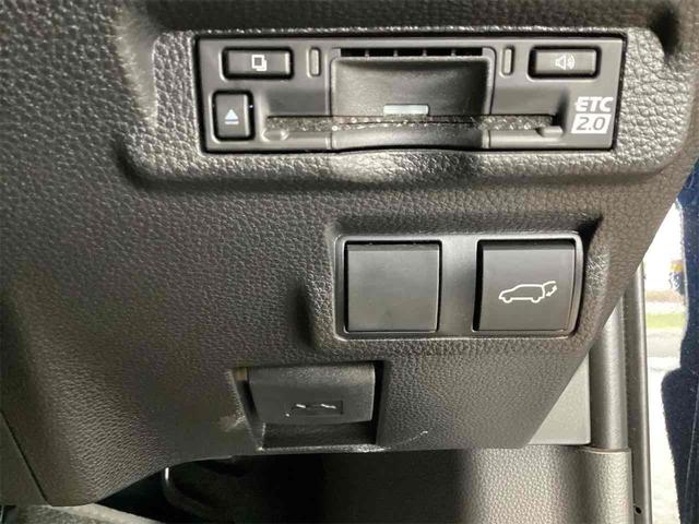 カローラクロス ハイブリッド　Ｚ　バックカメラ　クリアランスソナー　オートクルーズコントロール　レーンアシスト　パワーシート　衝突被害軽減システム　ナビ　ＴＶ　オートマチックハイビーム　オートライト　ＬＥＤヘッドランプ（26枚目）