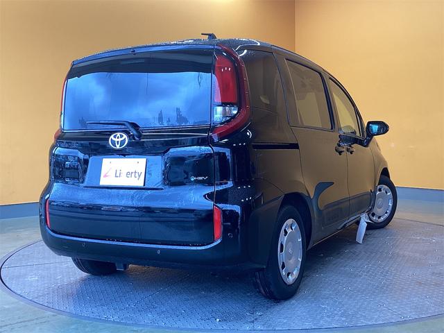 シエンタ ハイブリッドＸ　クリアランスソナー　オートクルーズコントロール　レーンアシスト　衝突被害軽減システム　両側スライド・片側電動　オートマチックハイビーム　オートライト　ＬＥＤヘッドランプ　スマートキー　電動格納ミラー（8枚目）