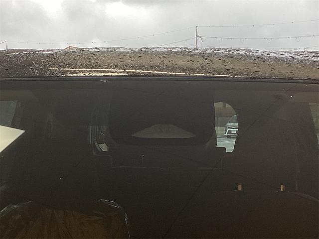 シエンタ ハイブリッドＸ　クリアランスソナー　オートクルーズコントロール　レーンアシスト　衝突被害軽減システム　両側スライド・片側電動　オートマチックハイビーム　オートライト　ＬＥＤヘッドランプ　スマートキー　電動格納ミラー（11枚目）