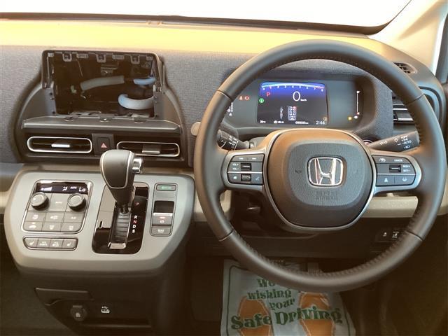 フリード エアー EX バックカメラ クリアランスソナー オートクルーズコントロール レーンアシスト 衝突被害軽減システム 両側電動スライドドア オートライト LEDヘッドランプ スマートキー 電動格納ミラー シートヒーター(5枚目)