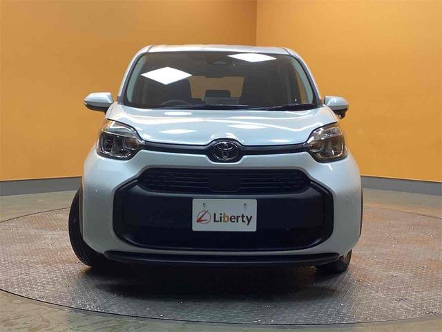 シエンタ ハイブリッドＸ　クリアランスソナー　オートクルーズコントロール　レーンアシスト　衝突被害軽減システム　両側スライド・片側電動　オートマチックハイビーム　オートライト　ＬＥＤヘッドランプ　スマートキー　電動格納ミラー（5枚目）