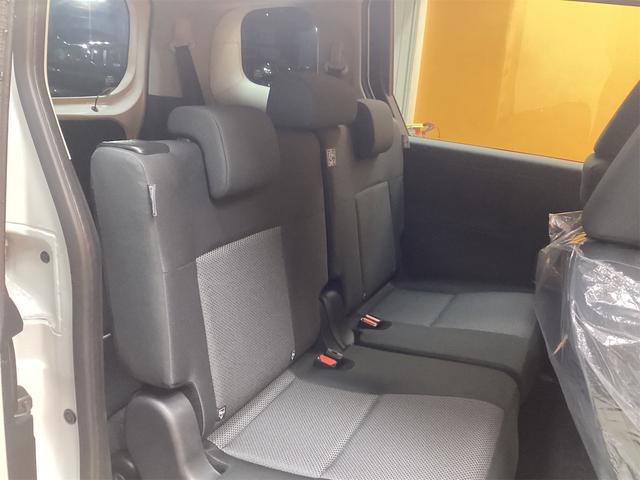 シエンタ ハイブリッドＸ　クリアランスソナー　オートクルーズコントロール　レーンアシスト　衝突被害軽減システム　両側スライド・片側電動　オートマチックハイビーム　オートライト　ＬＥＤヘッドランプ　スマートキー　電動格納ミラー（16枚目）