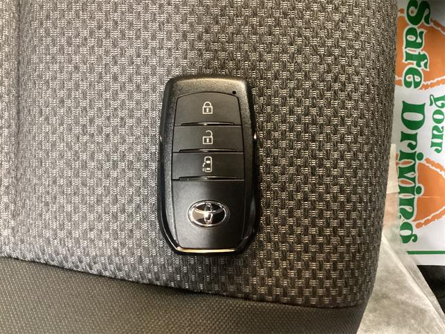 シエンタ ハイブリッドＸ　クリアランスソナー　オートクルーズコントロール　レーンアシスト　衝突被害軽減システム　両側スライド・片側電動　オートマチックハイビーム　オートライト　ＬＥＤヘッドランプ　スマートキー　電動格納ミラー（30枚目）