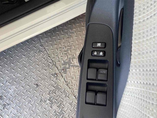 TOYOTA VITZ F SMART STOP PACKAGE