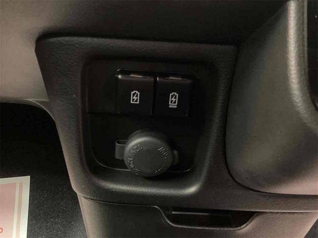 ソリオバンディット ハイブリッドＭＶ　クリアランスソナー　オートクルーズコントロール　レーンアシスト　衝突被害軽減システム　両側電動スライドドア　ＬＥＤヘッドランプ　スマートキー　アイドリングストップ　シートヒーター　ウォークスルー（24枚目）