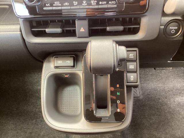 シエンタ ハイブリッドＧ　ＥＴＣ　全周囲カメラ　クリアランスソナー　オートクルーズコントロール　レーンアシスト　衝突被害軽減システム　両側電動スライドドア　オートマチックハイビーム　オートライト　ＬＥＤヘッドランプ（14枚目）