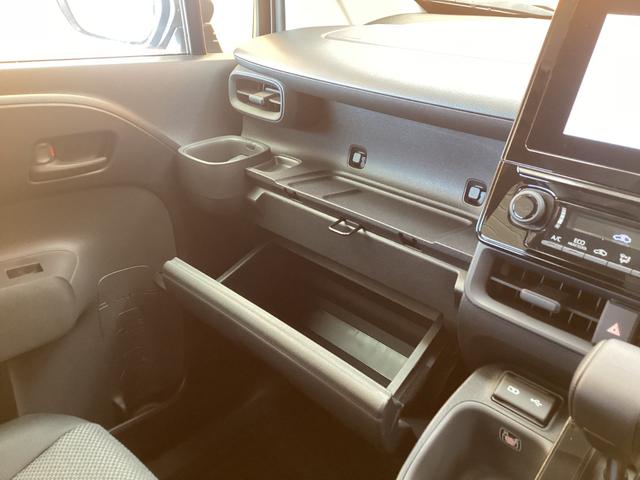 シエンタ ハイブリッドＧ　ＥＴＣ　全周囲カメラ　クリアランスソナー　オートクルーズコントロール　レーンアシスト　衝突被害軽減システム　両側電動スライドドア　オートマチックハイビーム　オートライト　ＬＥＤヘッドランプ（46枚目）