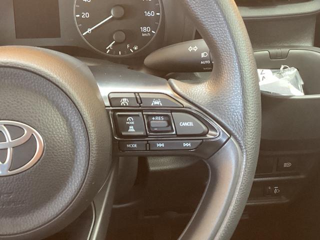 シエンタ ハイブリッドＸ　クリアランスソナー　オートクルーズコントロール　レーンアシスト　衝突被害軽減システム　両側スライド・片側電動　オートマチックハイビーム　オートライト　ＬＥＤヘッドランプ　スマートキー　電動格納ミラー（11枚目）