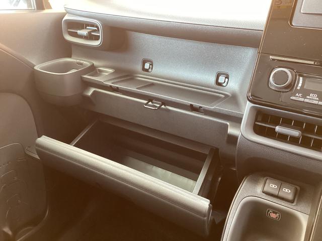 シエンタ ハイブリッドＸ　クリアランスソナー　オートクルーズコントロール　レーンアシスト　衝突被害軽減システム　両側スライド・片側電動　オートマチックハイビーム　オートライト　ＬＥＤヘッドランプ　スマートキー　電動格納ミラー（38枚目）