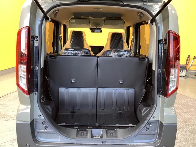 スペーシアギア ハイブリッドＸＺ　両側電動スライドドア　クリアランスソナー　オートクルーズコントロール　レーンアシスト　スマートキー　アイドリングストップ　電動格納ミラー　シートヒーター　ＣＶＴ　ＥＳＣ　オットマン　ルーフレール（12枚目）