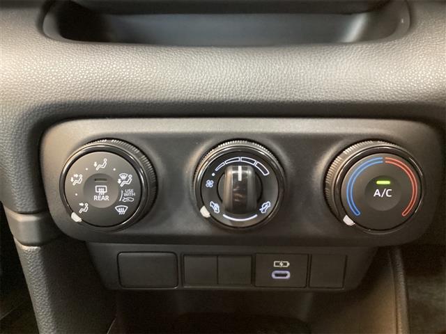 気温に合わせて直感的に操作することで、車内をいつでも快適に保てます。