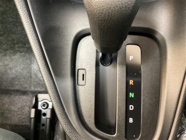 発進時や後退時に必ず操作するレバーです。操作のしやすさが肝になってきます。ぜひ一度体感してください。