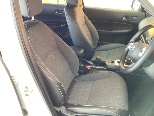 フィット e:HEVホーム ETC バックカメラ クリアランスソナー オートクルーズコントロール レーンアシスト 衝突被害軽減システム アルミホイール オートライト LEDヘッドランプ スマートキー(16枚目)