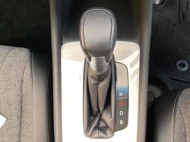 フィット e:HEVホーム ETC バックカメラ クリアランスソナー オートクルーズコントロール レーンアシスト 衝突被害軽減システム アルミホイール オートライト LEDヘッドランプ スマートキー(32枚目)