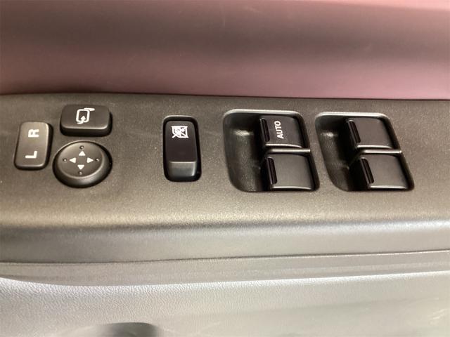 スペーシアカスタム ハイブリッドＧＳ　片側電動スライドドア　クリアランスソナー　オートクルーズコントロール　衝突被害軽減システム　電子パーキング　オートブレーキホールド　オートライト　スマートキー　電動格納ミラー　シートヒーター（23枚目）