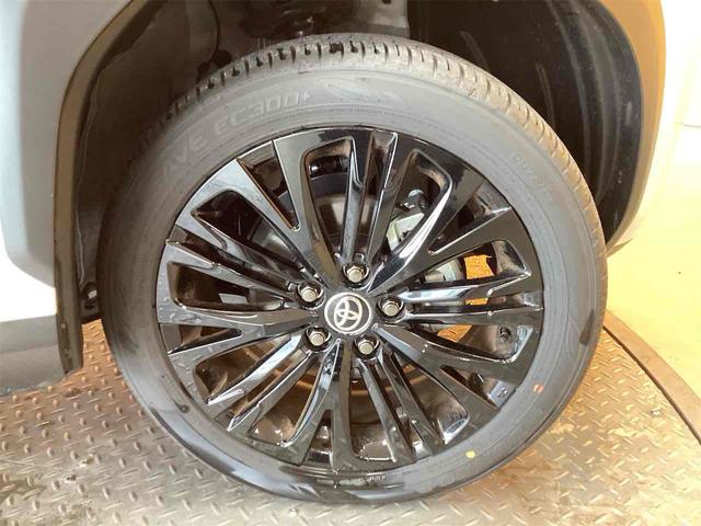 ヤリスクロス ハイブリッドＺ　ウルバーノ　全周囲カメラ　クリアランスソナー　オートクルーズコントロール　レーンアシスト　パークアシスト　衝突被害軽減システム　ナビ　ＴＶ　オートマチックハイビーム　オートライト　ＬＥＤヘッドランプ（12枚目）