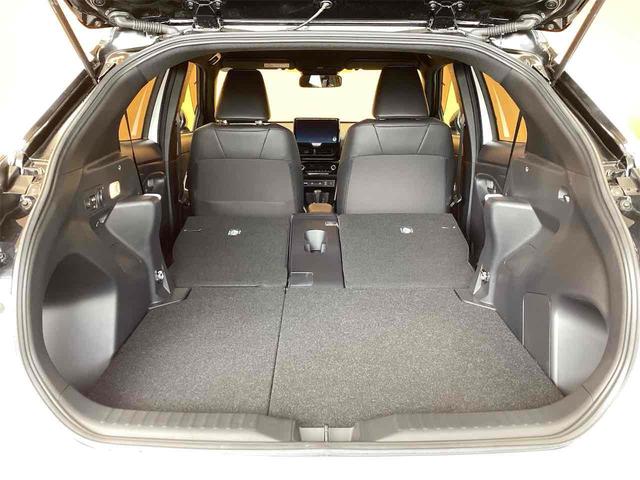 ヤリスクロス ハイブリッドＺ　ウルバーノ　全周囲カメラ　クリアランスソナー　オートクルーズコントロール　レーンアシスト　パークアシスト　衝突被害軽減システム　ナビ　ＴＶ　オートマチックハイビーム　オートライト　ＬＥＤヘッドランプ（18枚目）