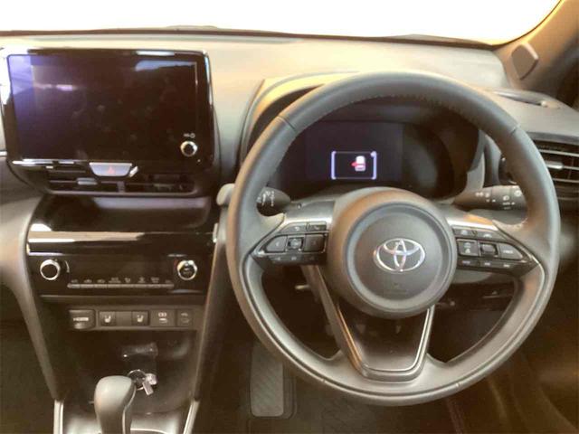 ヤリスクロス ハイブリッドＺ　ウルバーノ　全周囲カメラ　クリアランスソナー　オートクルーズコントロール　レーンアシスト　パークアシスト　衝突被害軽減システム　ナビ　ＴＶ　オートマチックハイビーム　オートライト　ＬＥＤヘッドランプ（23枚目）