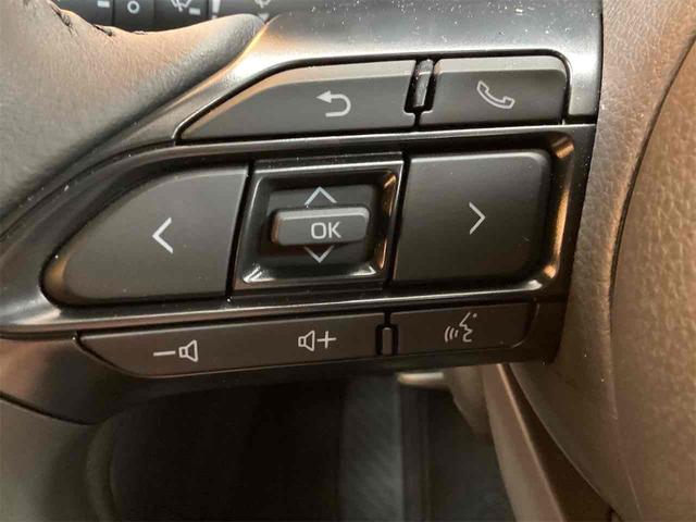 ヤリスクロス ハイブリッドＺ　ウルバーノ　全周囲カメラ　クリアランスソナー　オートクルーズコントロール　レーンアシスト　パークアシスト　衝突被害軽減システム　ナビ　ＴＶ　オートマチックハイビーム　オートライト　ＬＥＤヘッドランプ（25枚目）