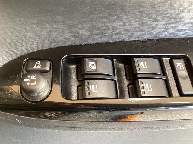 タント カスタムＸ　トップエディションＳＡ　ＥＴＣ　バックカメラ　両側スライド・片側電動　ＴＶ　衝突被害軽減システム　オートライト　スマートキー　アイドリングストップ　電動格納ミラー　ベンチシート　ＣＶＴ　ＥＳＣ（25枚目）