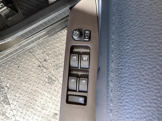 ルーミー Ｘ　Ｓ　両側スライド・片側電動　衝突被害軽減システム　アルミホイール　オートライト　スマートキー　アイドリングストップ　シートヒーター　ＣＶＴ　盗難防止システム　衝突安全ボディ　ＡＢＳ　ＥＳＣ　ＣＤ　エアコン（18枚目）