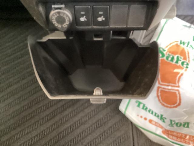 ルーミー Ｘ　Ｓ　両側スライド・片側電動　衝突被害軽減システム　アルミホイール　オートライト　スマートキー　アイドリングストップ　シートヒーター　ＣＶＴ　盗難防止システム　衝突安全ボディ　ＡＢＳ　ＥＳＣ　ＣＤ　エアコン（33枚目）