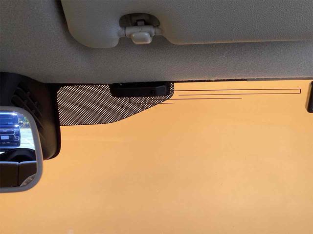 アルトラパン モード　ＥＴＣ　全周囲カメラ　ナビ　ＴＶ　クリアランスソナー　レーンアシスト　衝突被害軽減システム　オートライト　スマートキー　アイドリングストップ　電動格納ミラー　シートヒーター　ベンチシート　ＣＶＴ（35枚目）