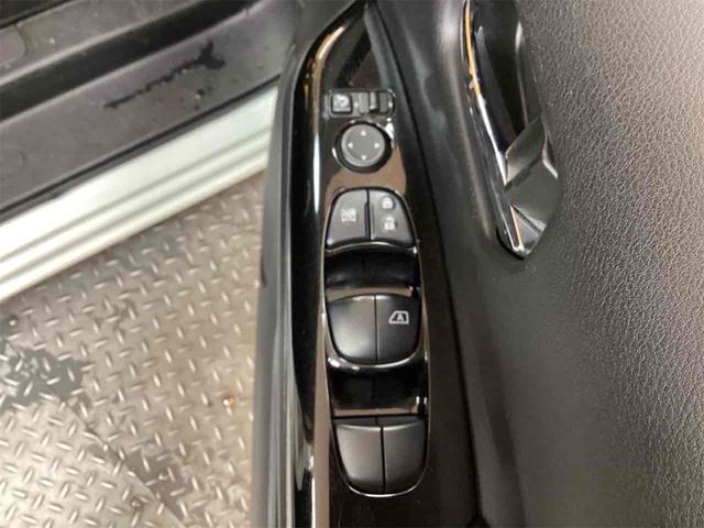 セレナ ライダー ETC 全周囲カメラ TV オートクルーズコントロール 衝突被害軽減システム 両側電動スライドドア オートライト LEDヘッドランプ スマートキー アイドリングストップ 電動格納ミラー 後席モニター(22枚目)