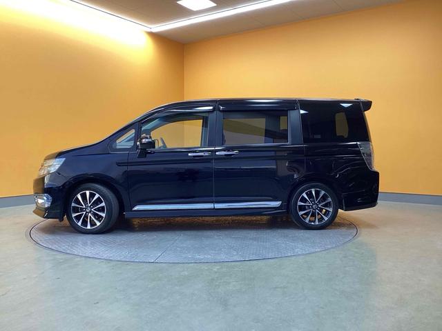 ステップワゴンスパーダ Ｓ　ＥＴＣ　バックカメラ　ナビ　ＴＶ　オートクルーズコントロール　両側電動スライドドア　ＨＩＤ　スマートキー　アイドリングストップ　電動格納ミラー　３列シート　ＣＶＴ　アルミホイール　ＣＤ　ＤＶＤ再生（6枚目）