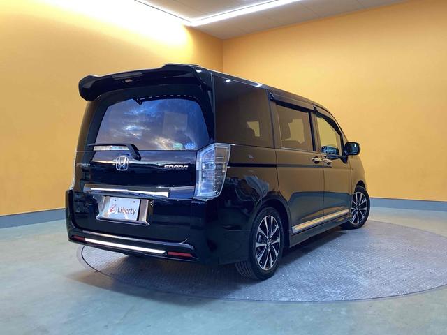 ステップワゴンスパーダ Ｓ　ＥＴＣ　バックカメラ　ナビ　ＴＶ　オートクルーズコントロール　両側電動スライドドア　ＨＩＤ　スマートキー　アイドリングストップ　電動格納ミラー　３列シート　ＣＶＴ　アルミホイール　ＣＤ　ＤＶＤ再生（7枚目）