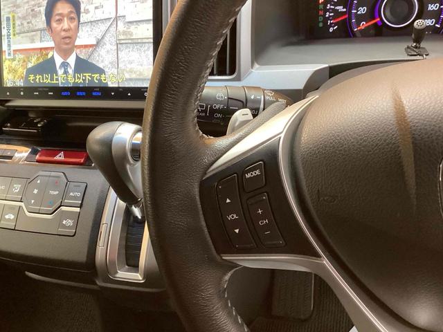 ステップワゴンスパーダ Ｓ　ＥＴＣ　バックカメラ　ナビ　ＴＶ　オートクルーズコントロール　両側電動スライドドア　ＨＩＤ　スマートキー　アイドリングストップ　電動格納ミラー　３列シート　ＣＶＴ　アルミホイール　ＣＤ　ＤＶＤ再生（21枚目）
