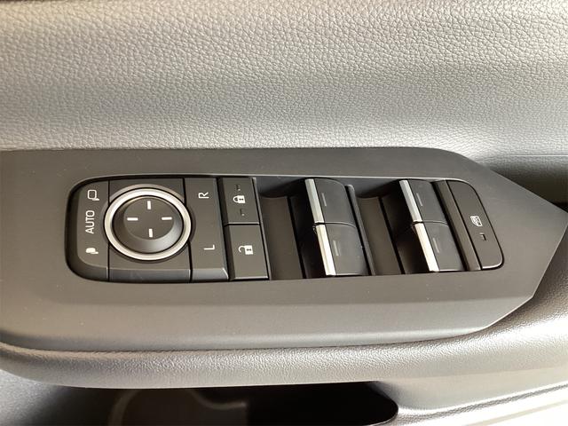 プリウス G クリアランスソナー レーンアシスト オートクルーズコントロール 衝突被害軽減システム 全周囲カメラ TV アルミホイール オートマチックハイビーム オートライト LEDヘッドランプ CVT(27枚目)