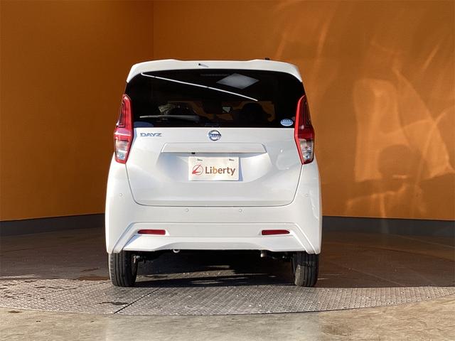 デイズ Ｘ　全周囲カメラ　クリアランスソナー　オートライト　スマートキー　アイドリングストップ　電動格納ミラー　ベンチシート　ＣＶＴ　ＣＤ　ミュージックプレイヤー接続可　アルミホイール　エアコン（7枚目）