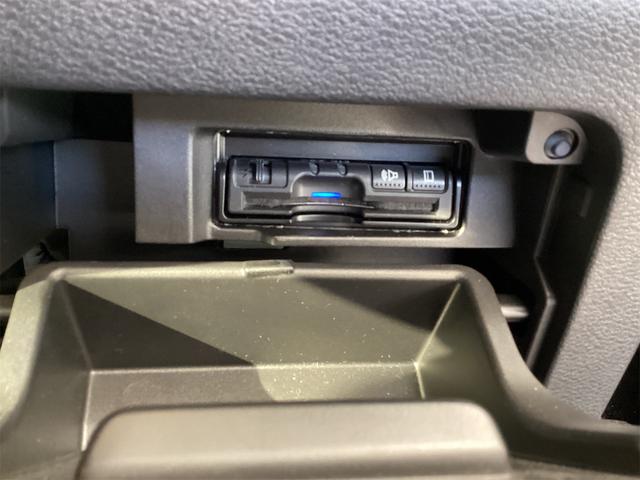 セレナ ハイウェイスター　ＥＴＣ　全周囲カメラ　オートクルーズコントロール　パークアシスト　衝突被害軽減システム　両側電動スライドドア　オートライト　スマートキー　アイドリングストップ　電動格納ミラー（6枚目）